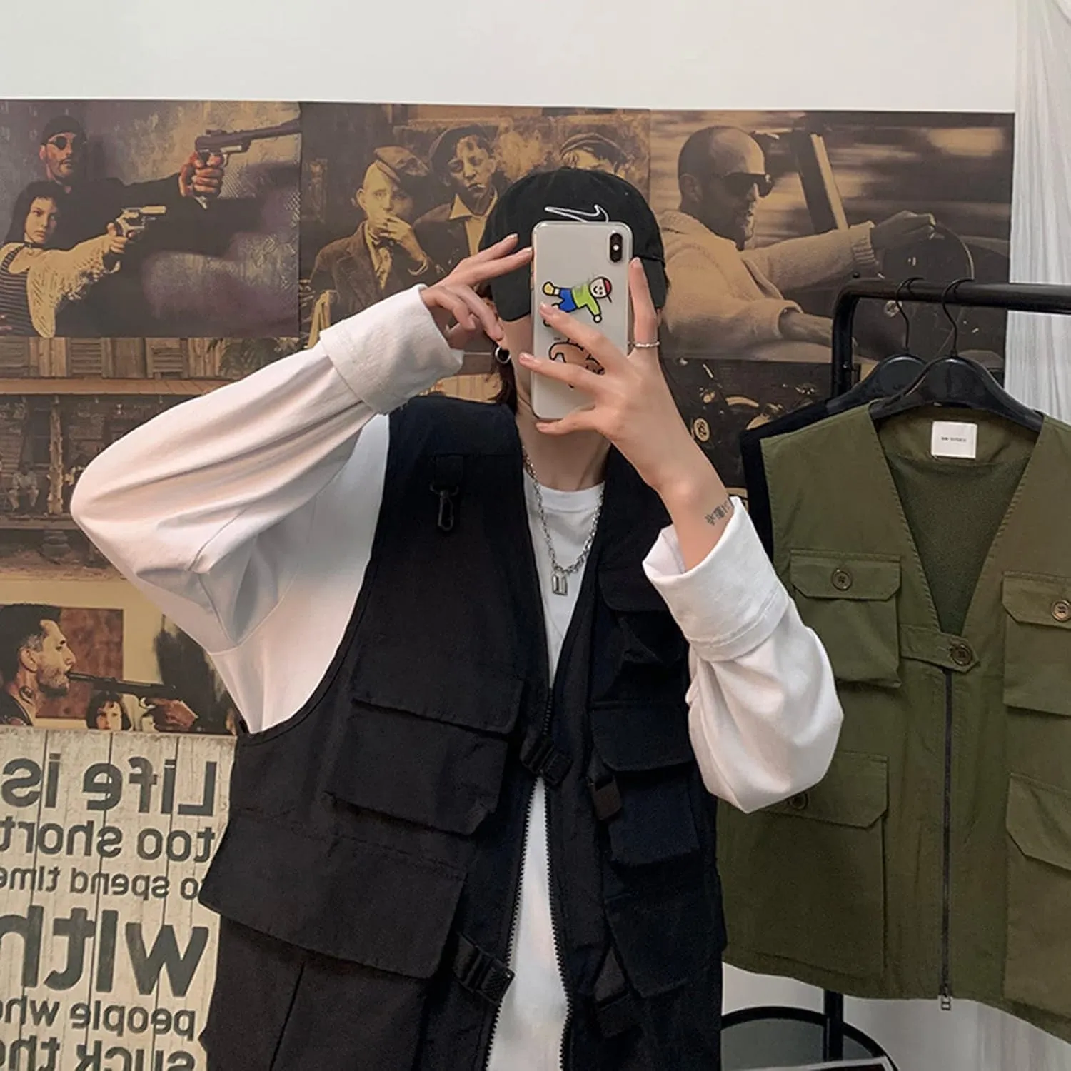 Men's Sleeveless V Neck Cargo Jacket Sport Zip up Streetwear Casual Motorcycle Vest Jacket with Pockets Lightweight